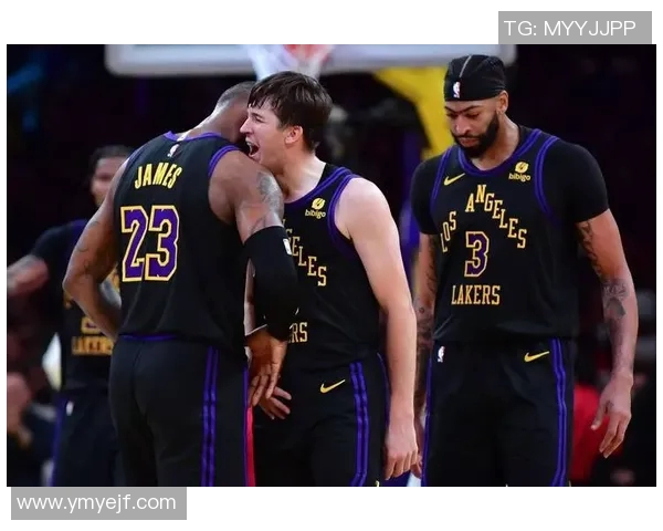 湖人对阵掘金精彩黑白直播全程回顾与赛后分析