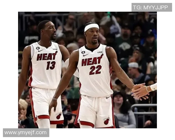 热火与雄鹿第五场激战回顾球员表现与战术分析全景呈现